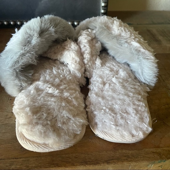 NEW faux fur Lemon slippers grey size M/L slides indoor outdoor slip on shoes - Picture 3 of 11